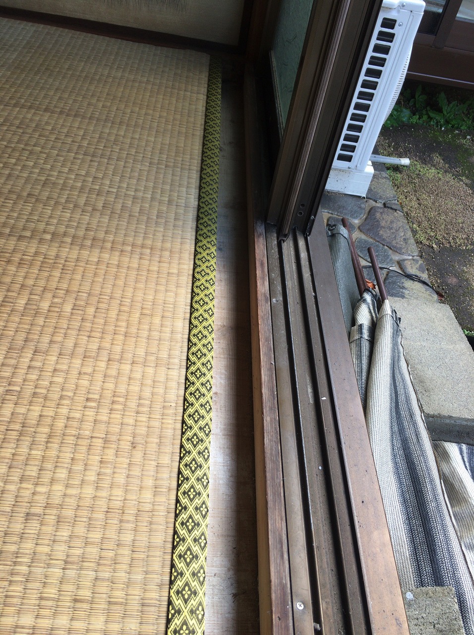 畳を少しカットして貰いました